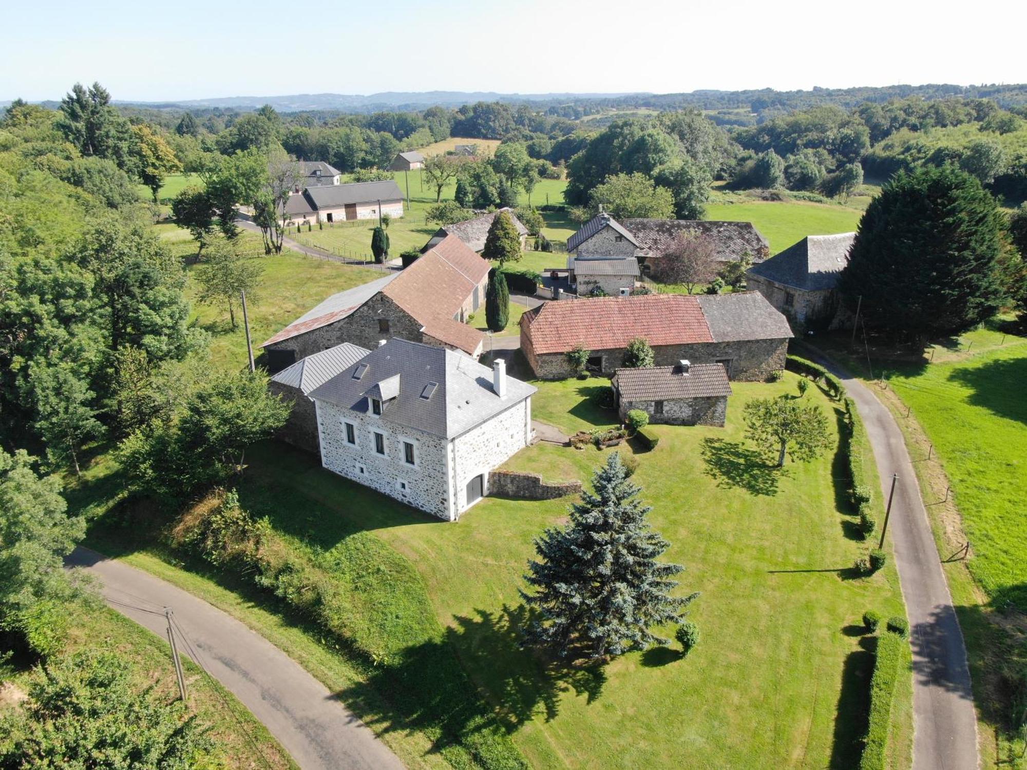 Maison Dans Ancien Corps De Ferme 4 A 6 Personnes Saint-Clement  Kültér fotó